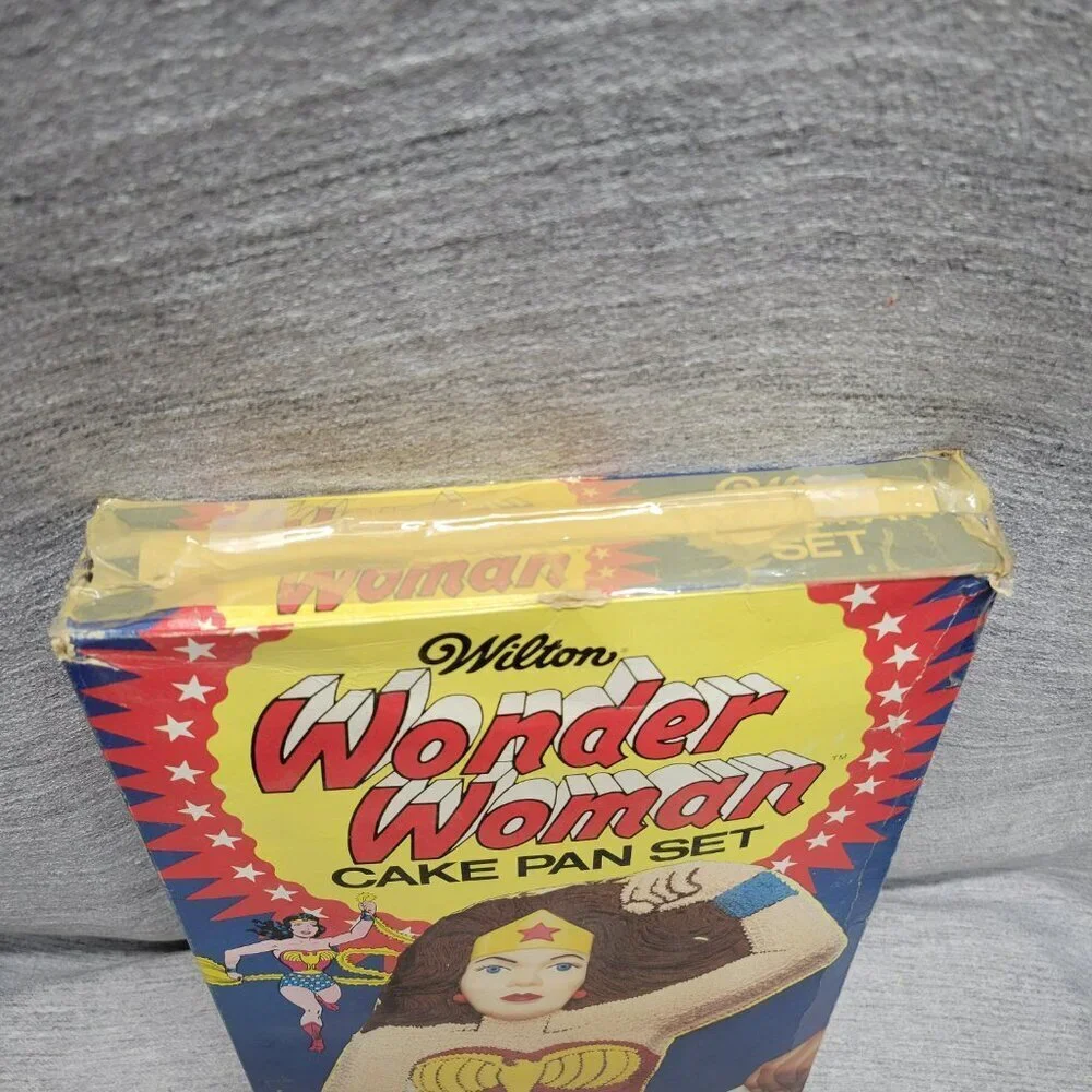 Vintage Wilton 1978 Wonder Woman Cake Pan Set